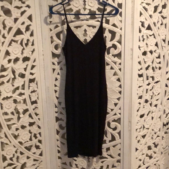 Black dress - Picture 2 of 5